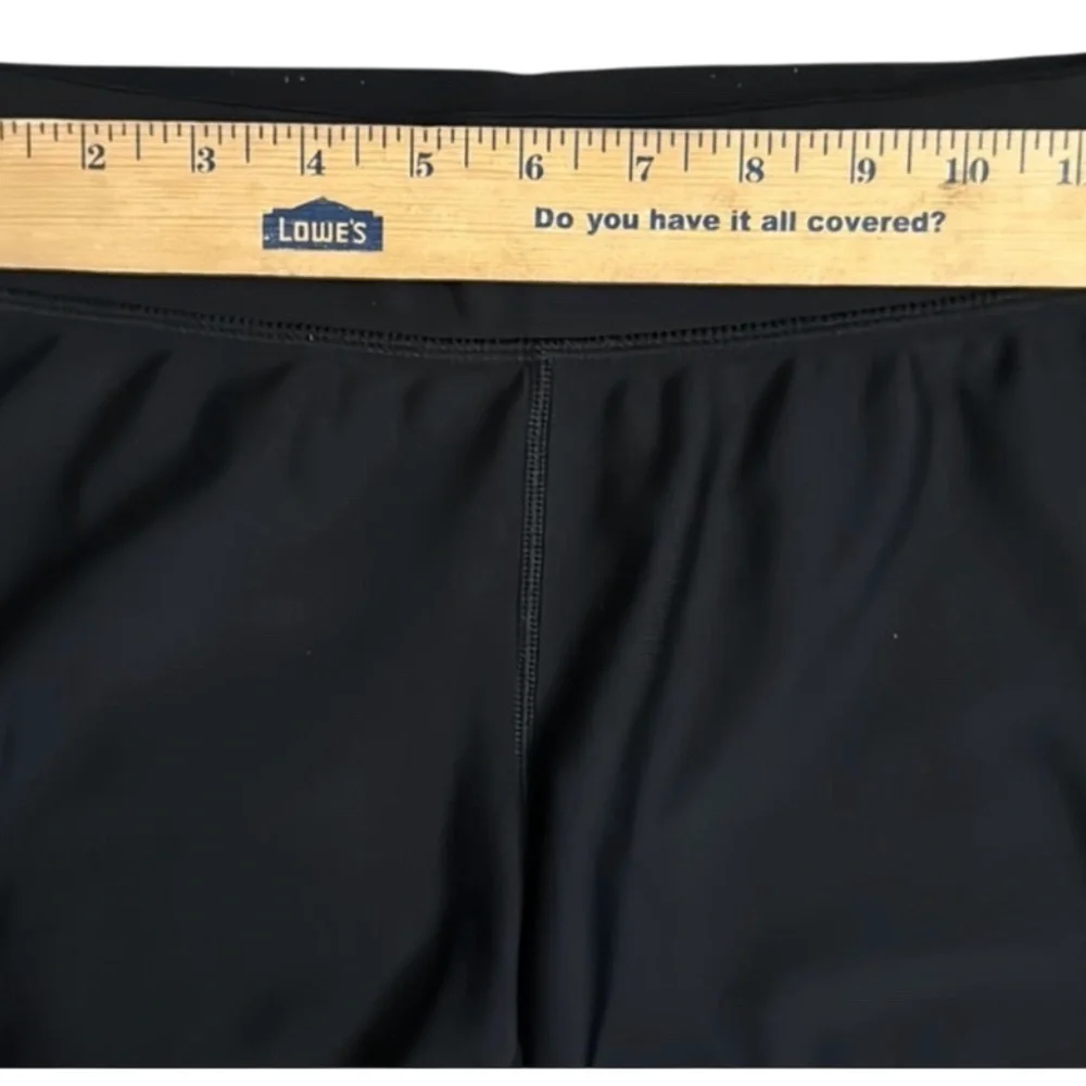 Under Armour Black Athletic Shorts with Moisture-Wicking Fabric - Picture 5 of 6